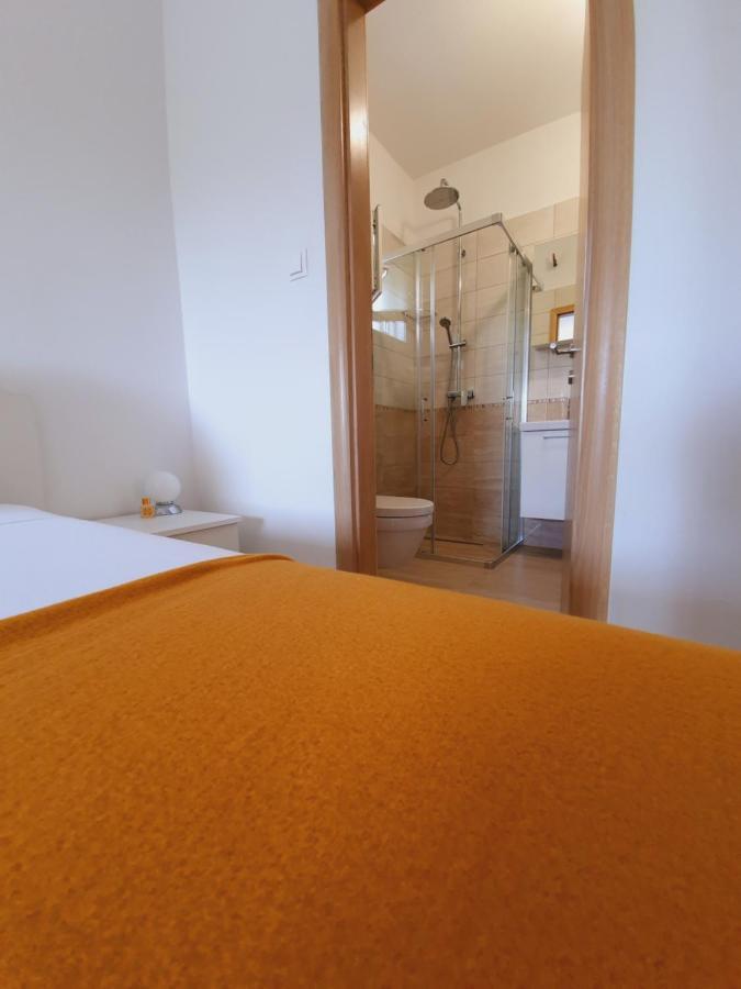 Apartmani Starigrad Paklenica - Danijel Exteriér fotografie