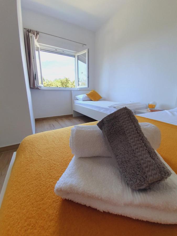 Apartmani Starigrad Paklenica - Danijel Exteriér fotografie