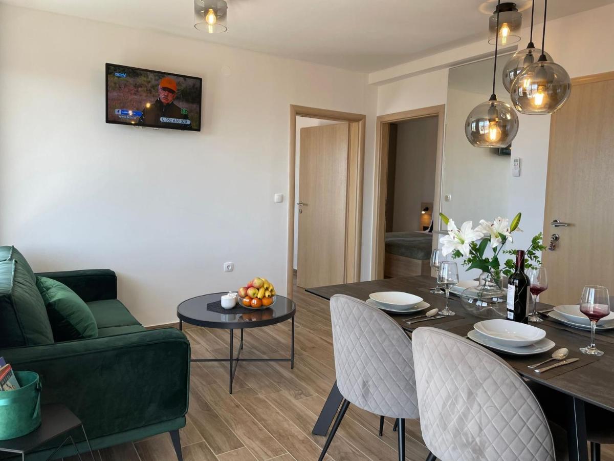 Apartmani Starigrad Paklenica - Danijel Exteriér fotografie