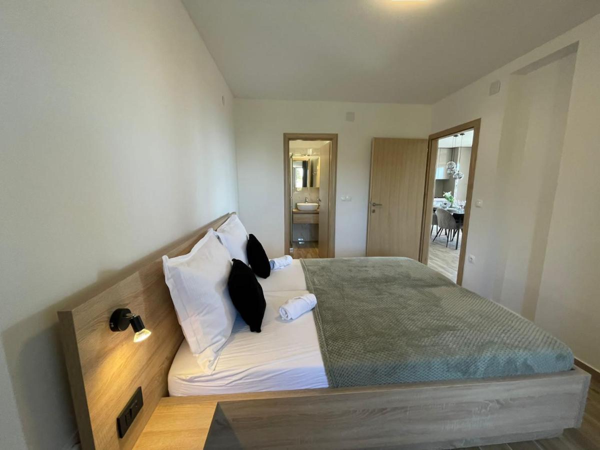 Apartmani Starigrad Paklenica - Danijel Exteriér fotografie