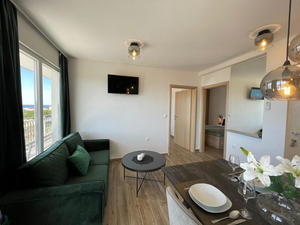 Apartmani Starigrad Paklenica - Danijel Exteriér fotografie