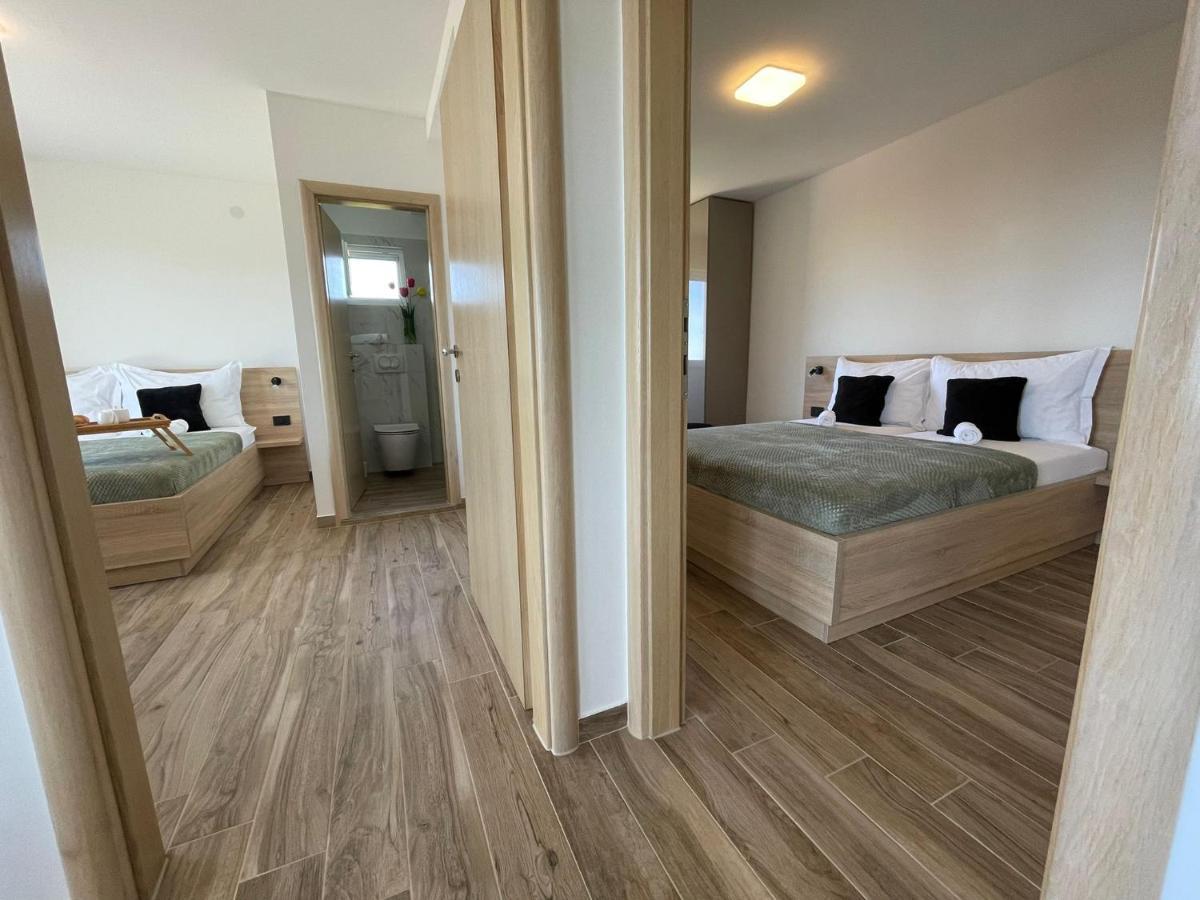 Apartmani Starigrad Paklenica - Danijel Exteriér fotografie