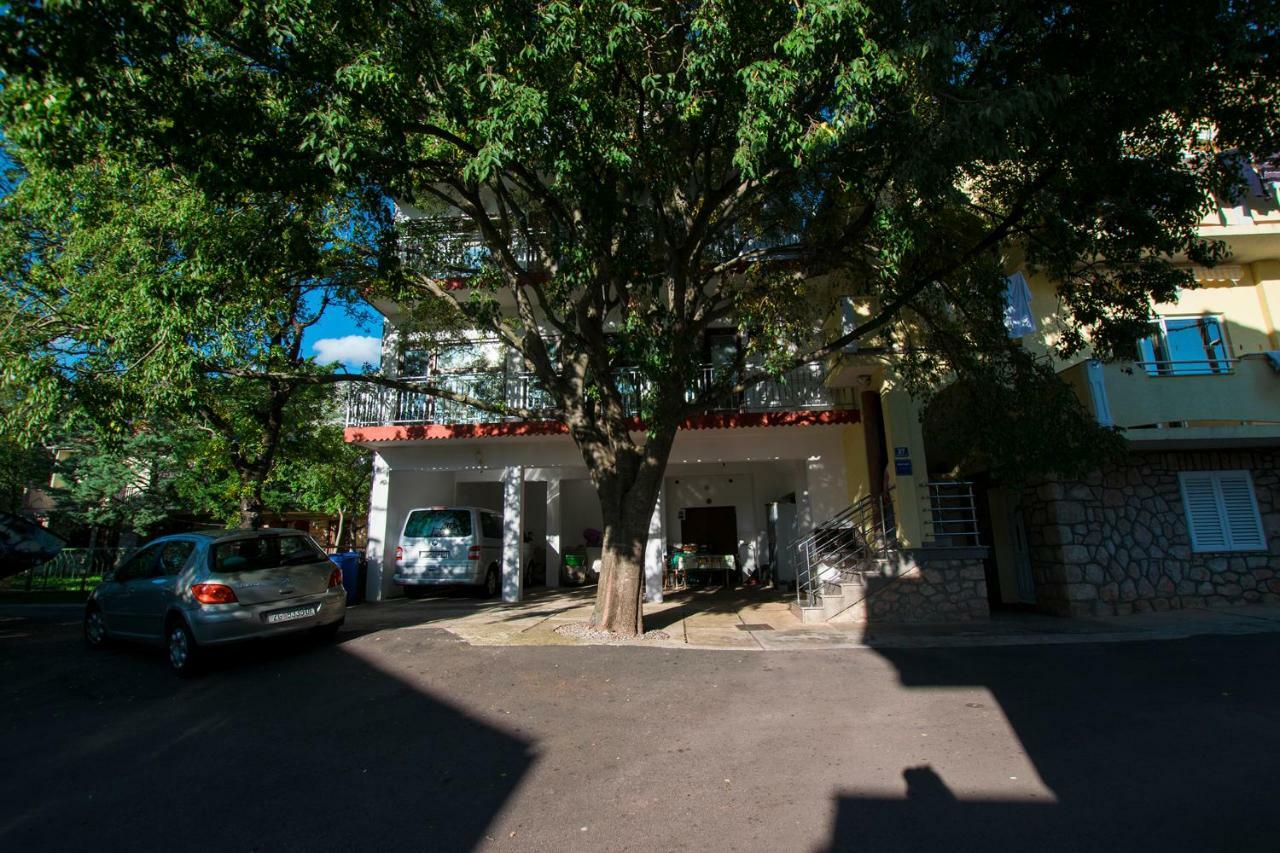 Apartmani Starigrad Paklenica - Danijel Exteriér fotografie